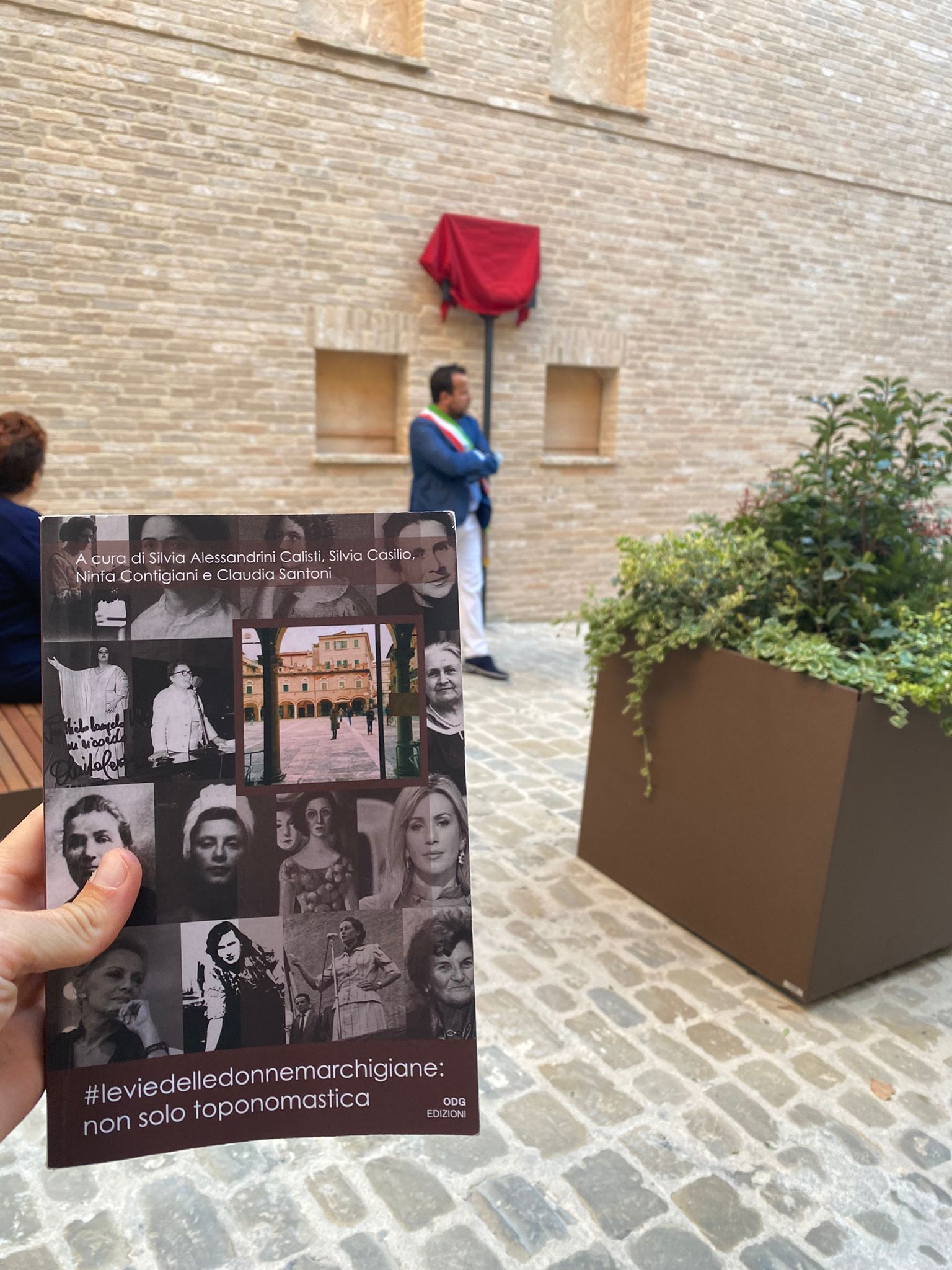 le vie delle donne marchigiane libro le vie delle donne marchigiane libro